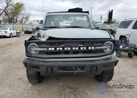 2021 Ford Bronco Base z USA, uszkodzony, nr VIN 1FMEE5DP3MLA87257